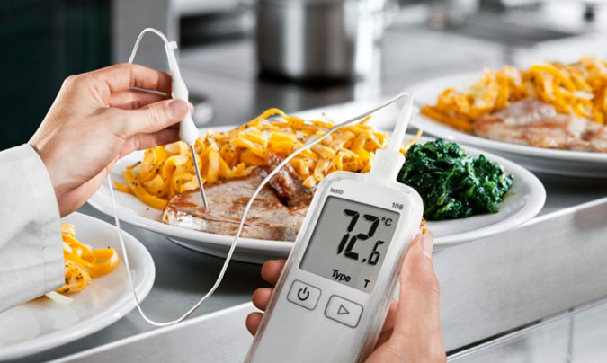 Control de tiempo y temperatura de alimentos (ajuste de termómetro) en el Manejo Higiénico de Alimentos en Restaurantes y Puntos de Venta